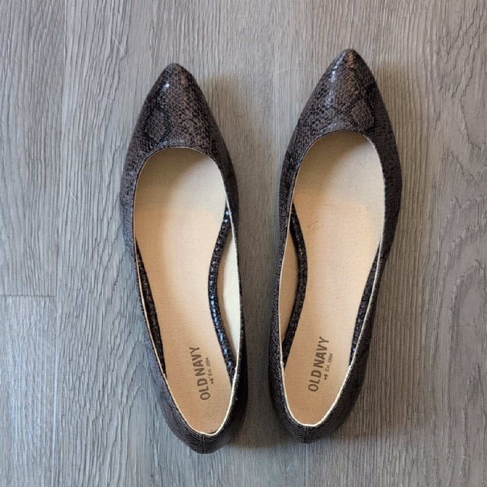 Old Navy Women's Brown Snakeskin Pattern Flats Size 7